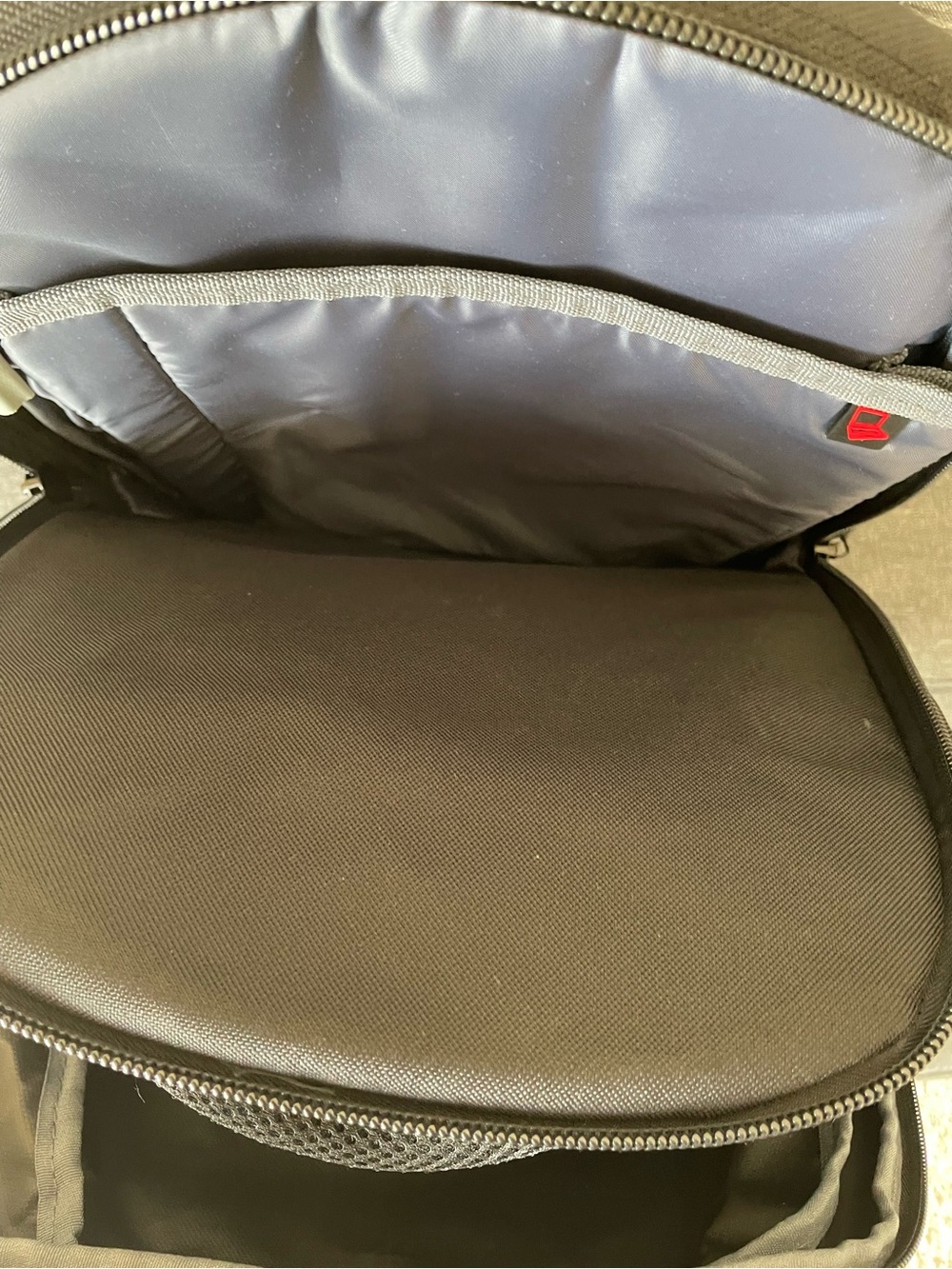 Perry Ellis M300 Backpack - Picture 9 of 11
